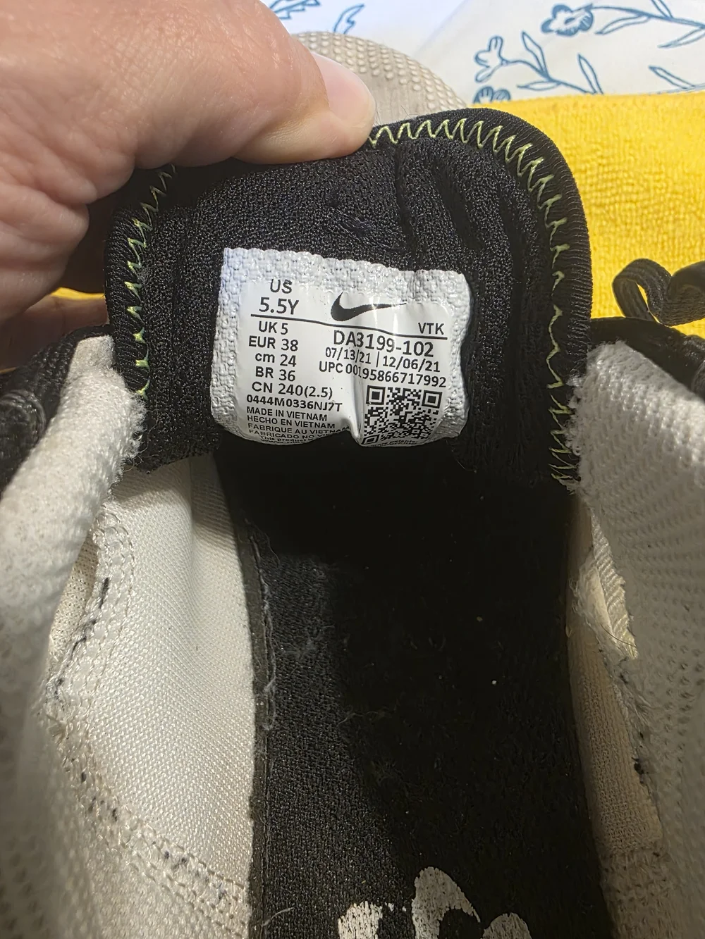 Size 5.5 Youth - Nike Air Max 2021 Summit White Volt